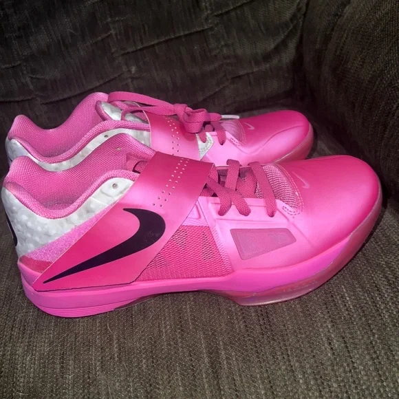 Nike | Shoes | Nike Kd 4 Aunt Pearl Size 1 | Poshmark display picture 1